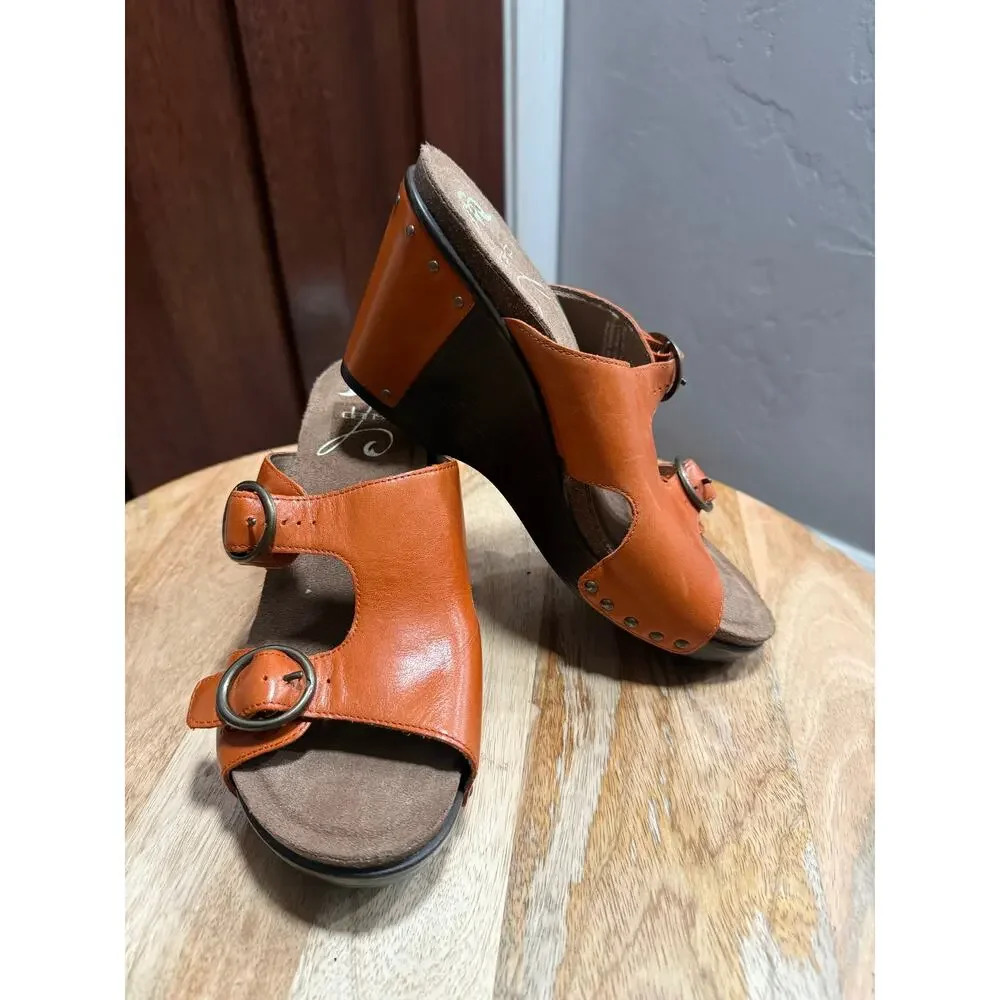 Dansko size 40 Wedge Sandal, Brown Leather, Adjustable Buckle Strap, Women’s